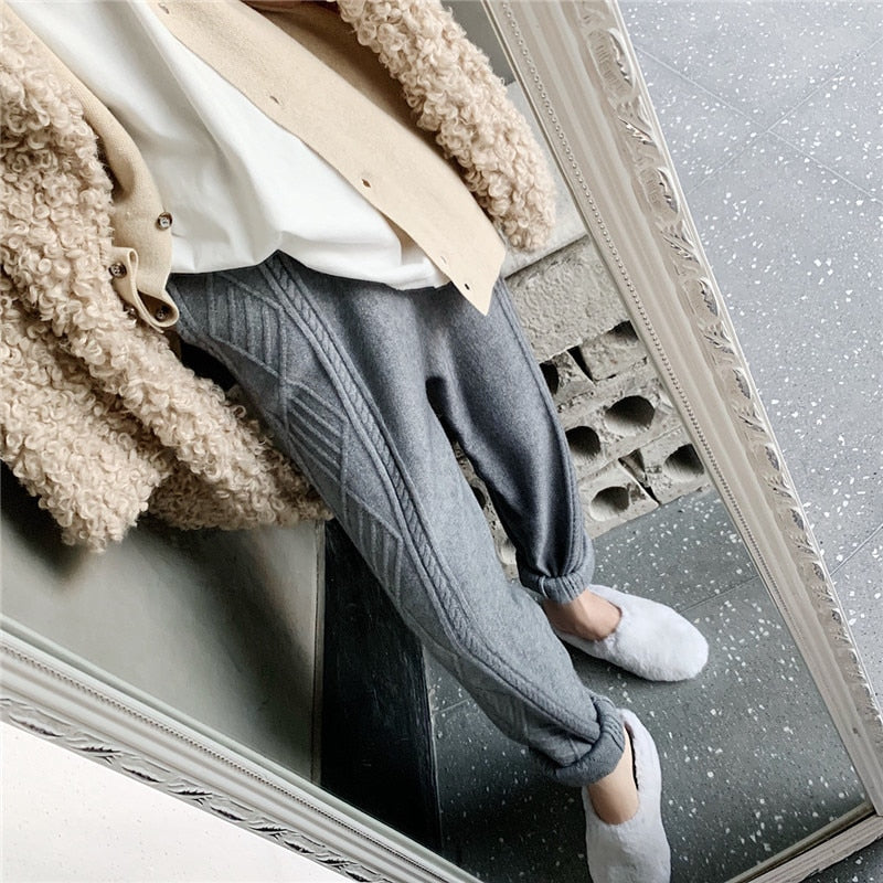 PATTERNED KNITTED BROAD TROUSERS