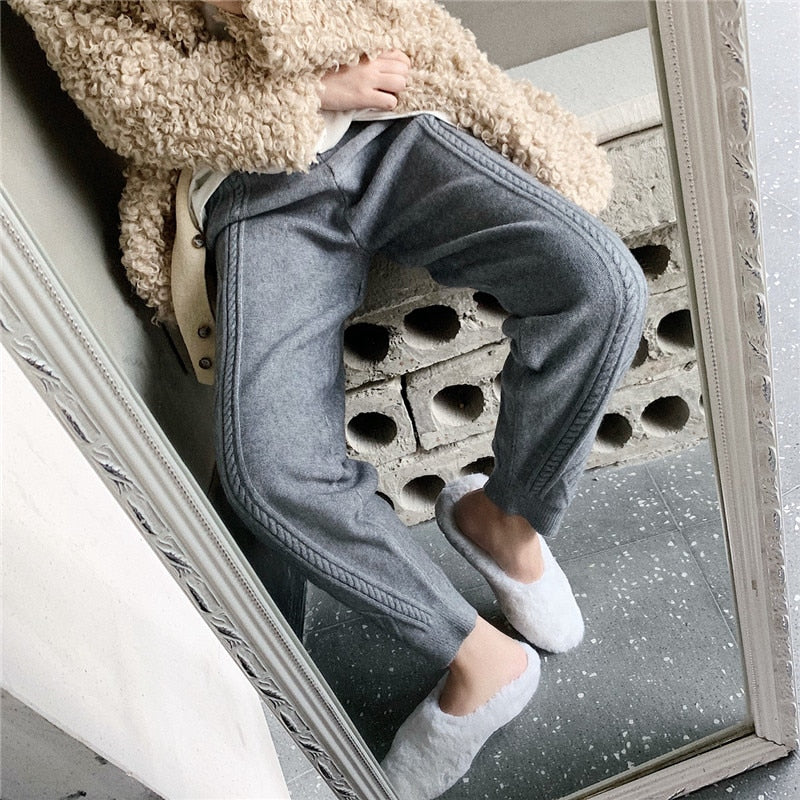 PATTERNED KNITTED BROAD TROUSERS