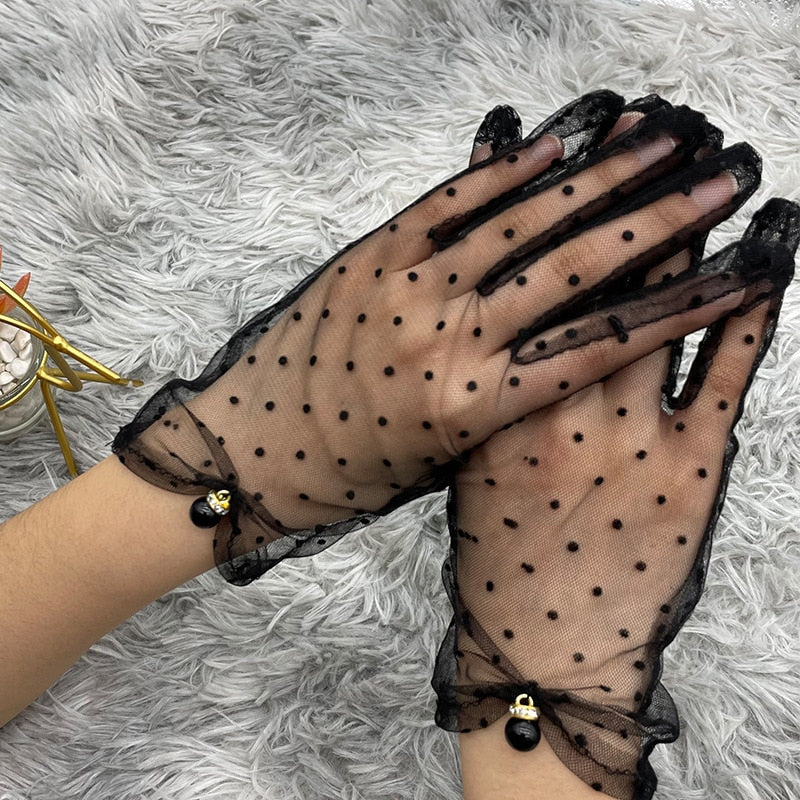 LACE GLOVE
