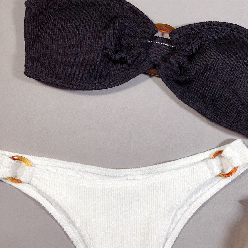 ŞIK KESİMLERE SAHİP BİKİNİ