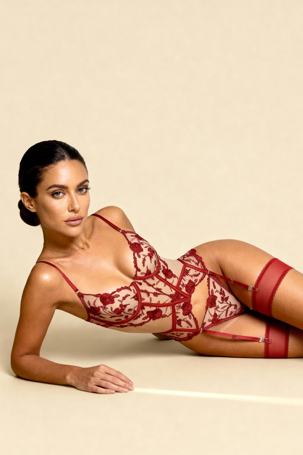 CARLA – Çiçek Desenli Dantel ve Ten Rengi File Büstiyer - Bordo