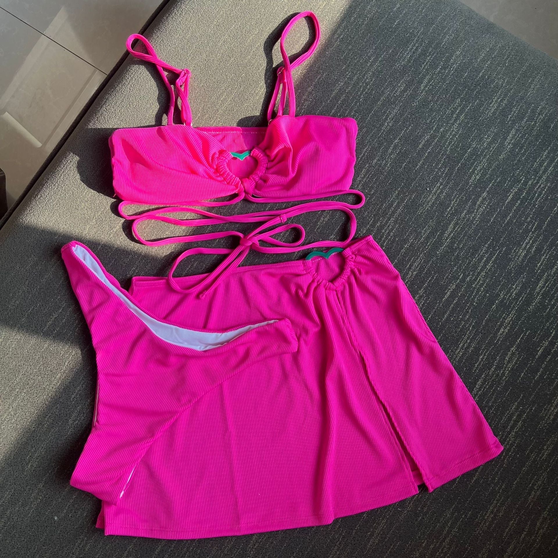 ETEKLİ BİKİNİ TAKIMI