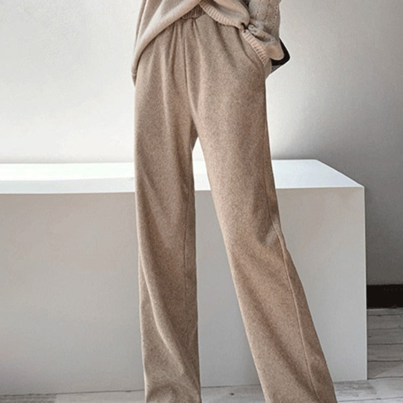 STRAIGHT LEG KNITTED TROUSERS