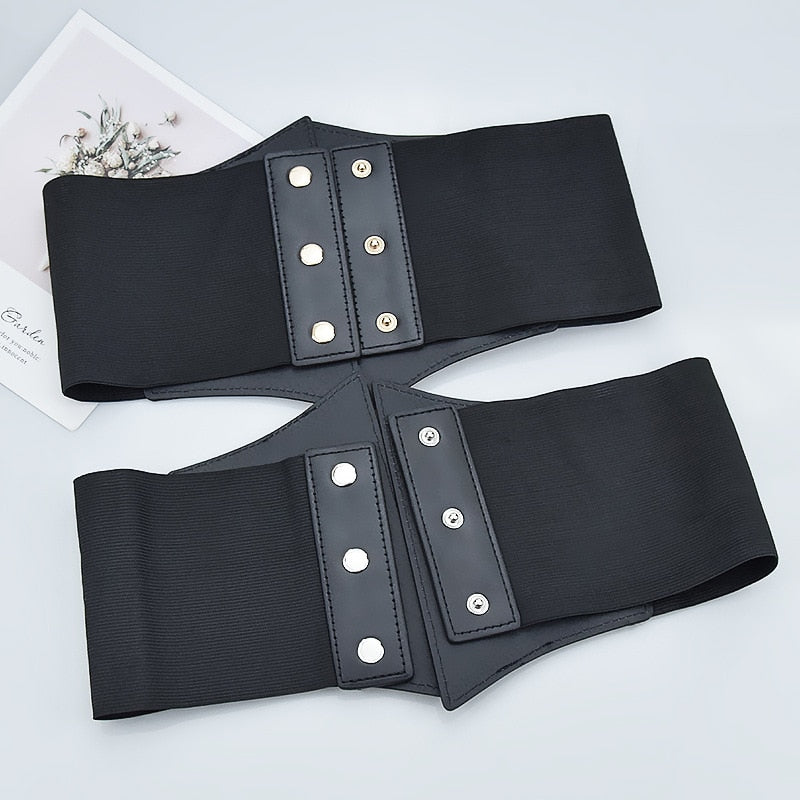 WIDE CORSET BELT WITH DECORATIVE BUCKLE