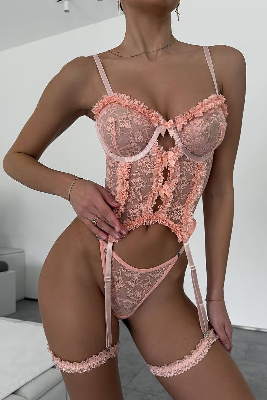 ROSE Fırfırlı Dantel Korse Takımı