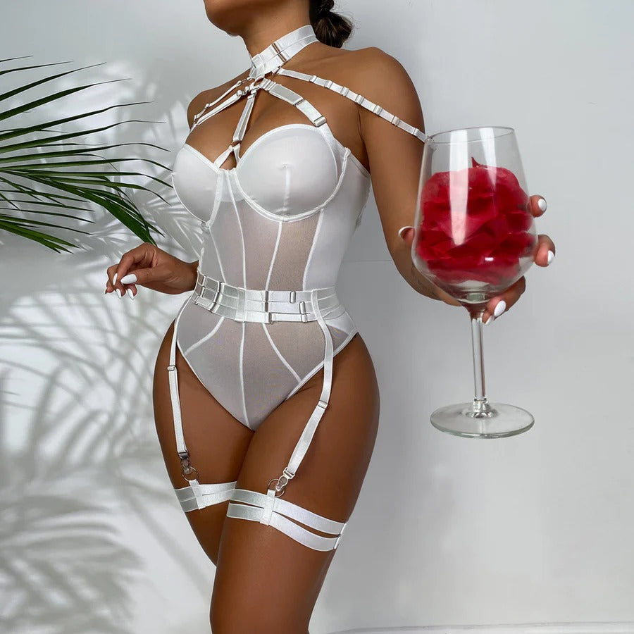 LOW-CUT STRAPPED NET BODY