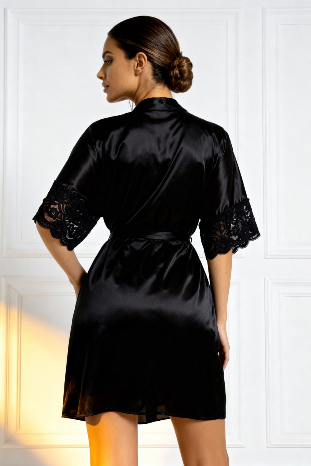 LUNA – Satin & Lace Sleeve Kimono Robe