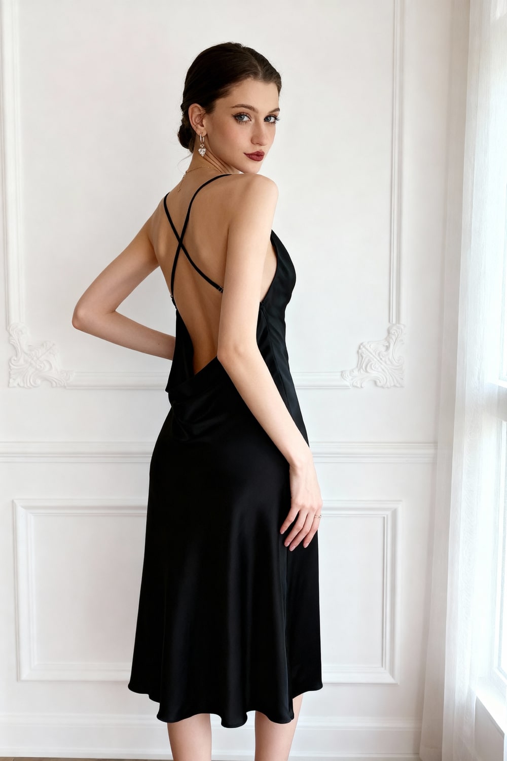 LANA – Balıkçı Yaka ve Yırtmaçlı Gece Mavisi Elbise