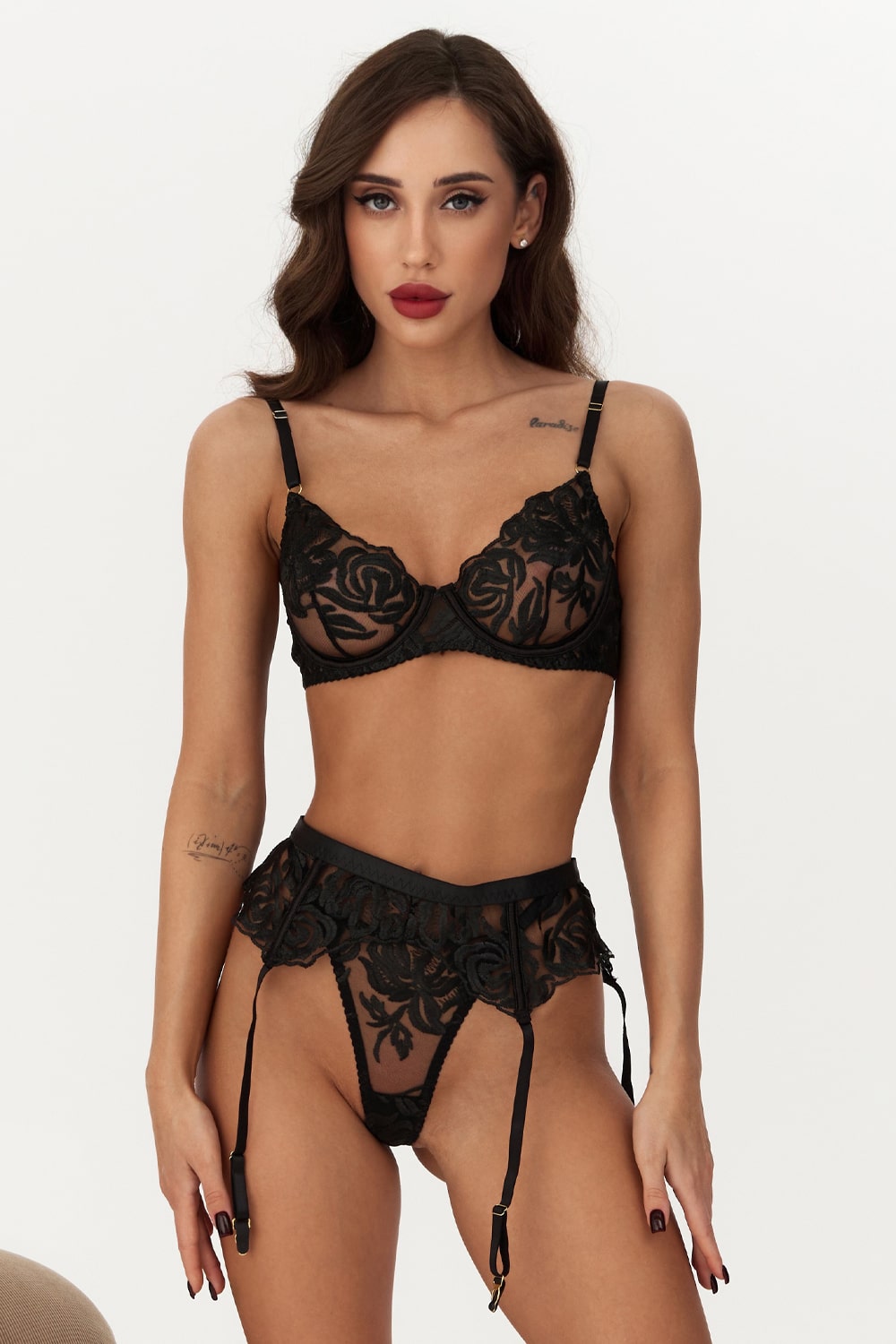 POPPY – Black Oversized Floral Embroidery & Ruffled Garter Set