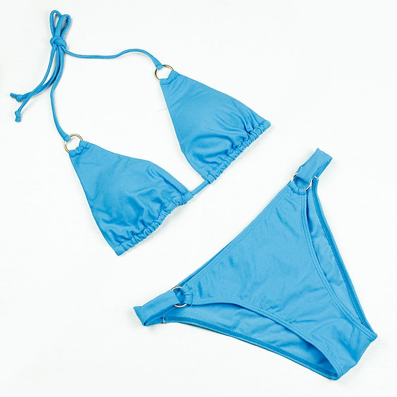 BIKINI MIT HALSFADEN UND BLUMENDRUCK